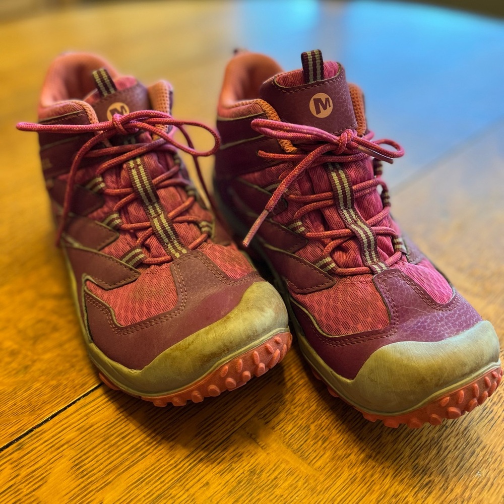 Girls Size 3 Merrill Hiking Boots